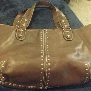 Michael Kors large leather bag in dark brown.